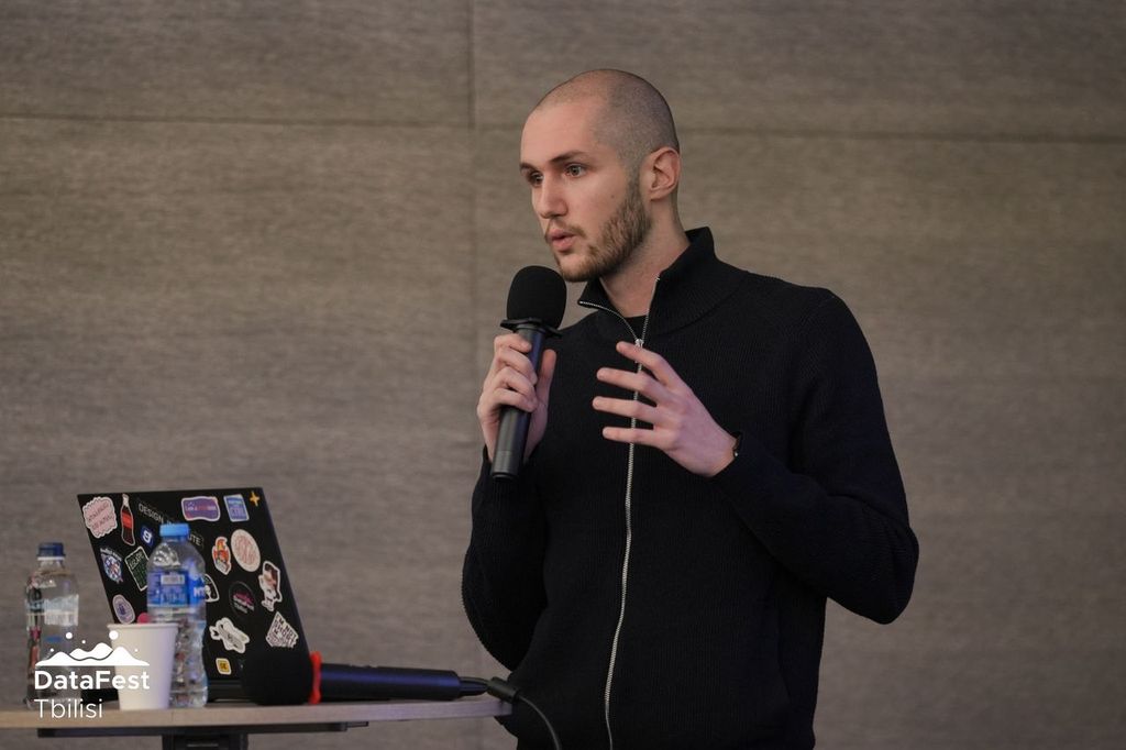 Giorgi Muzashvili speaking at DataFest Tbilisi
